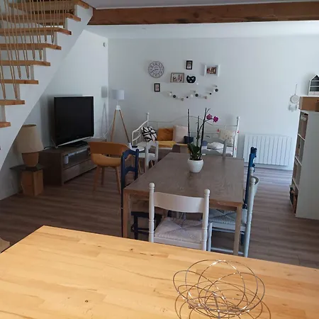 De Charme - 3 Chambres, 5 Lits - De 4 A 7 Personnes Avanton